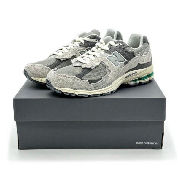 New Balance 2002s Grey