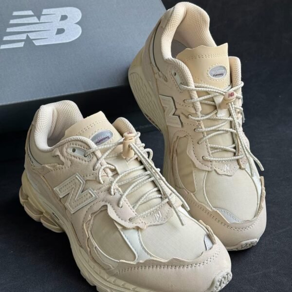 New Balance Unisex 2002s