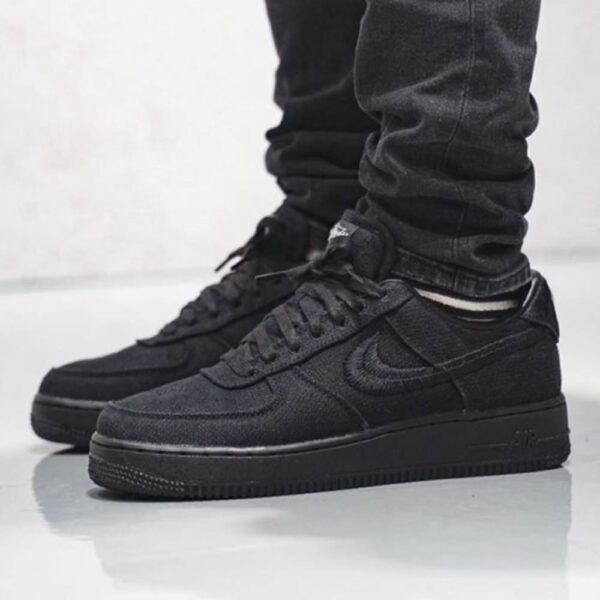 Air Force 1 x Stüssy Triple Black