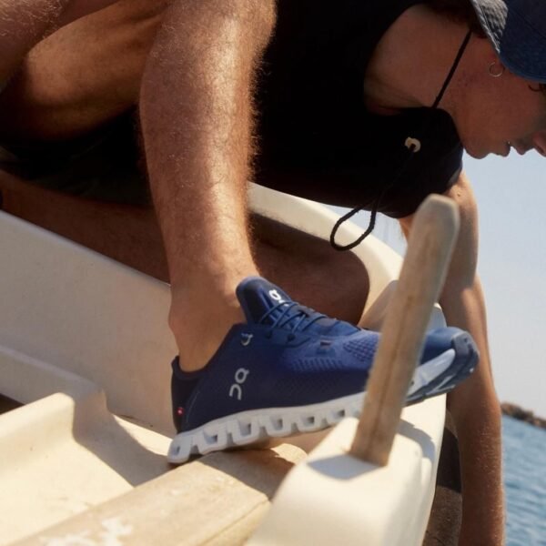 Cloud 5 Coast Sneakers in Blue
