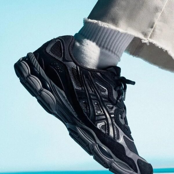 ASICS NYC Black