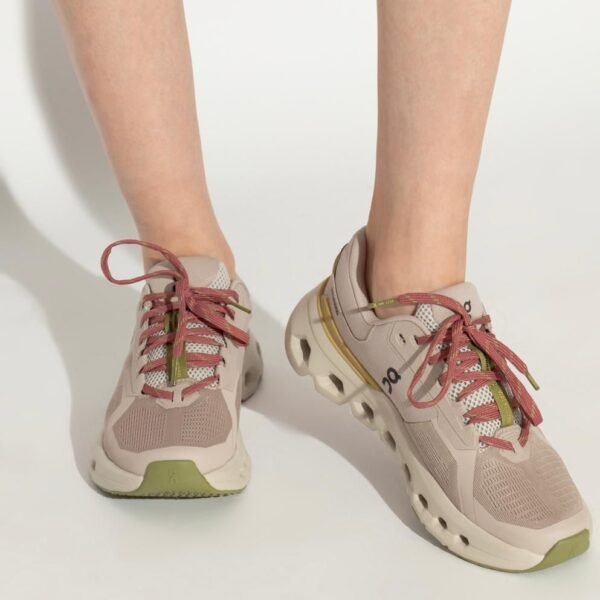 On Running Cloudrunner 2 WalkGood LA Sand Flax