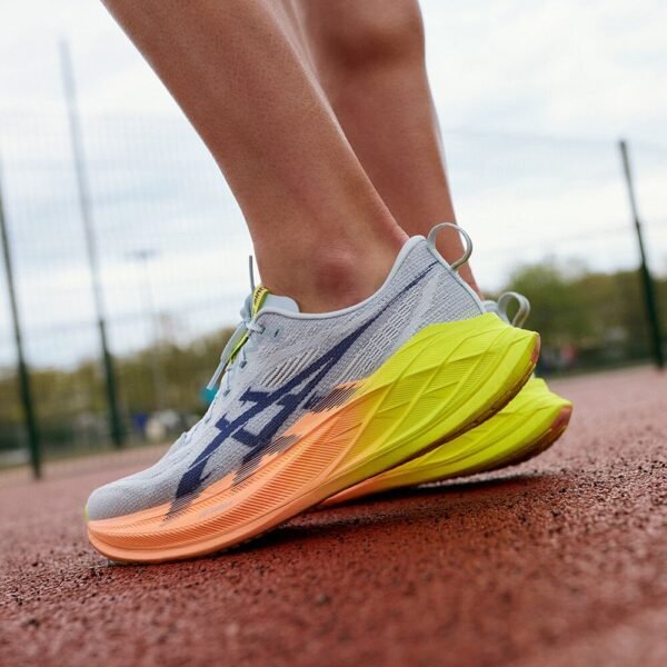 ASICS SUPERBLAST