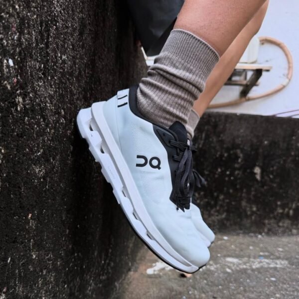 On Running Cloudzone Ice Black