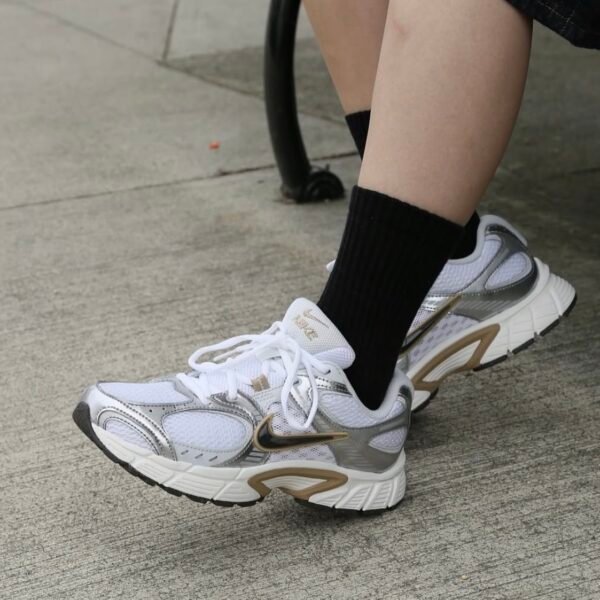 Nike V5 RNR Parachute Beige Metallic Pewter