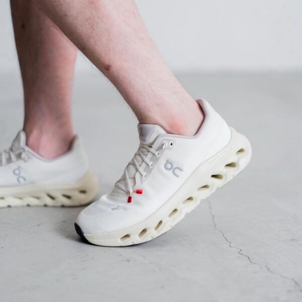 ON Cloudtilt 'Sand Cream' – Lightweight Lifestyle & Running Shoes
