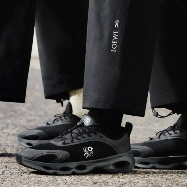 On Running Cloudsolo LOEWE Black