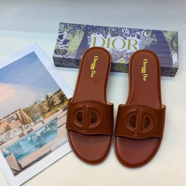 Medallion Buckle Flat Slide