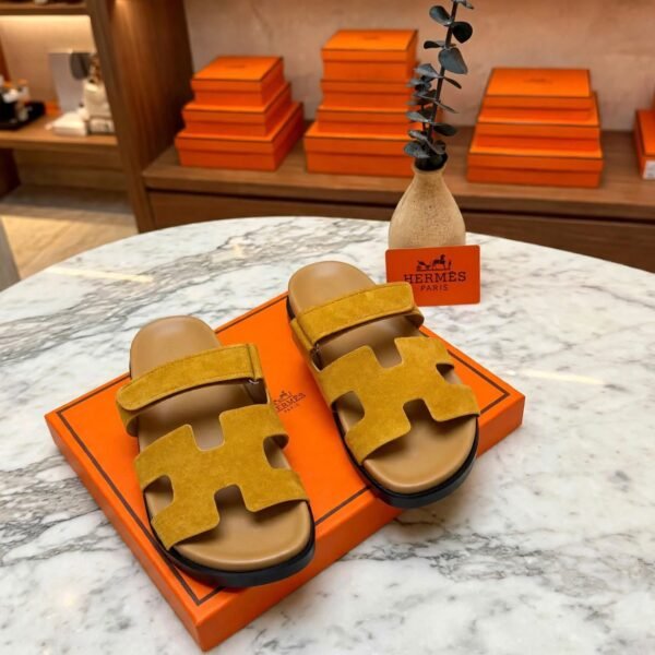 Hermès Chypre Sandals - Mustard
