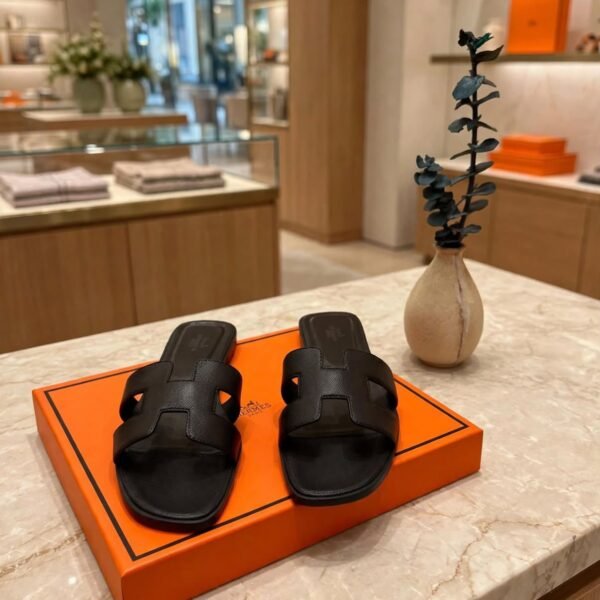 Hermès Oran Sandal - Black
