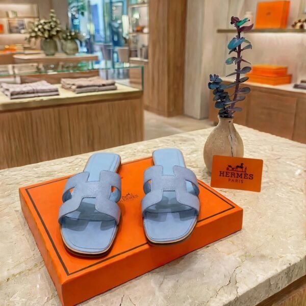 Hermès Oran Sandal - Navy Tan